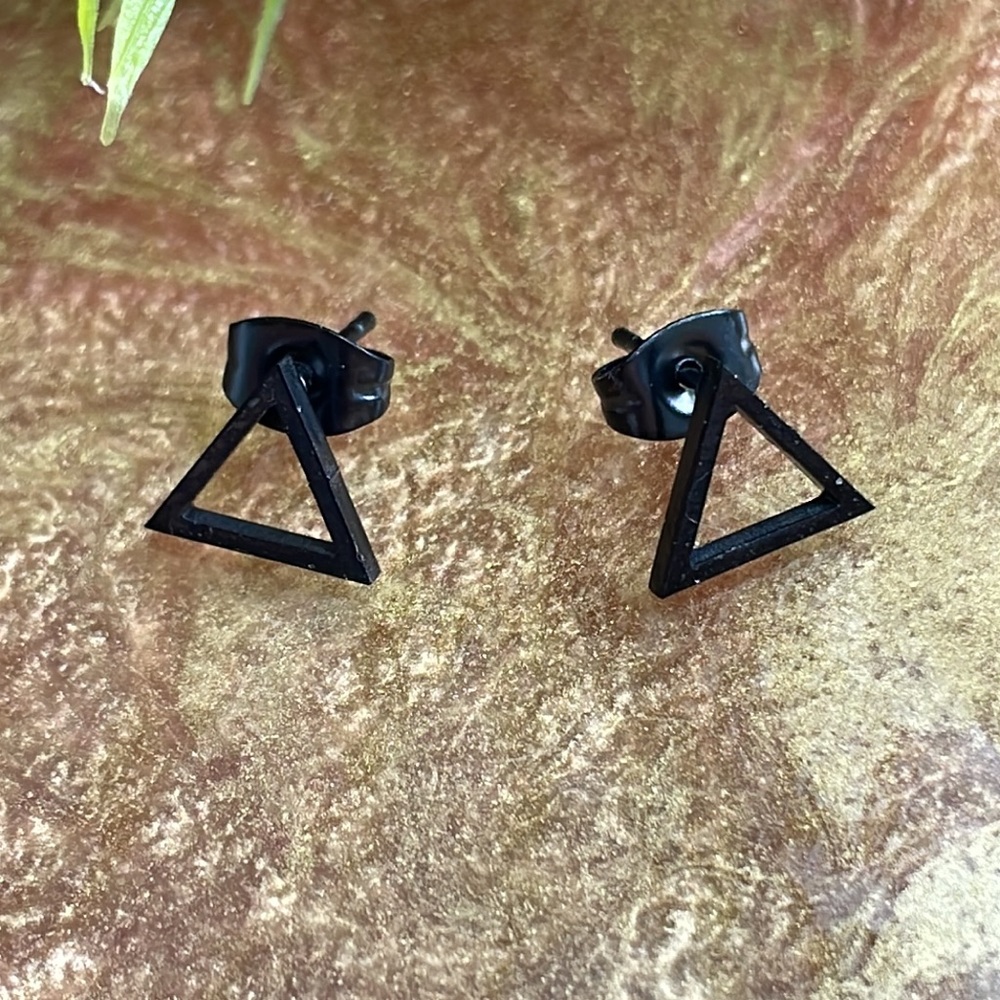 Black Geometric Triangle Earrings. Brand new.